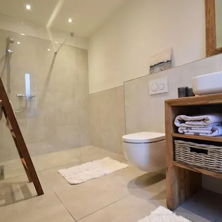Whispers Modern Retreat Casa vacanze
