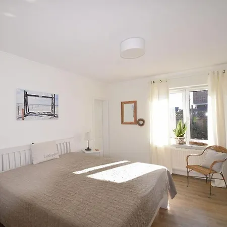 Whispers Modern Retreat * Garding